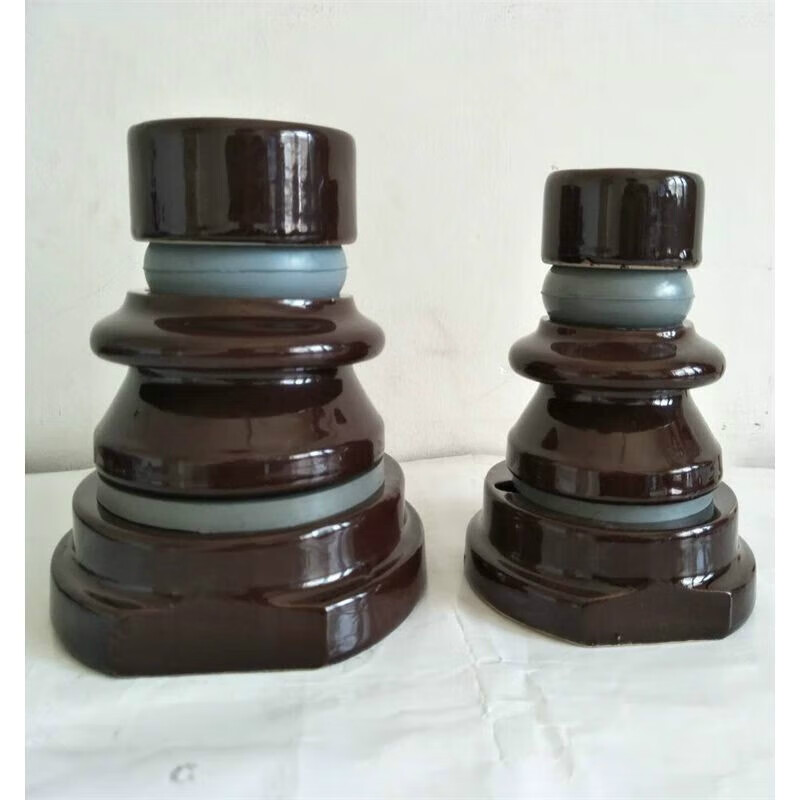 电力变压器配件详解 绝缘子、瓷瓶与套管压盖帽的功能与选择指南